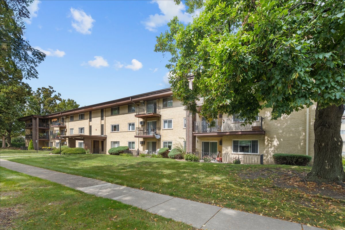 1206 E Fairview Street Unit: 305