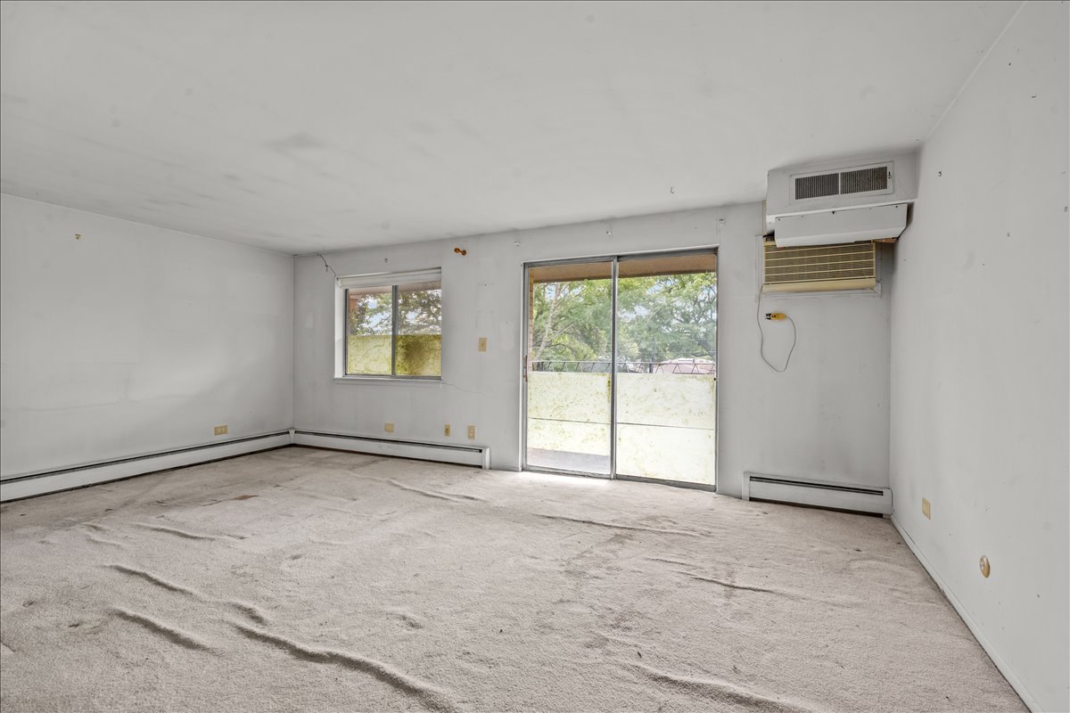 1206 E Fairview Street Unit: 305