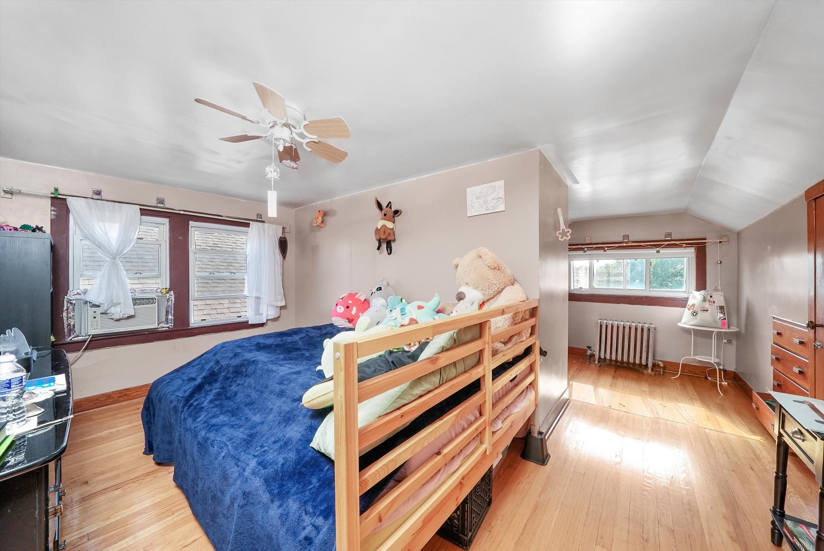 3133 N 77th Court