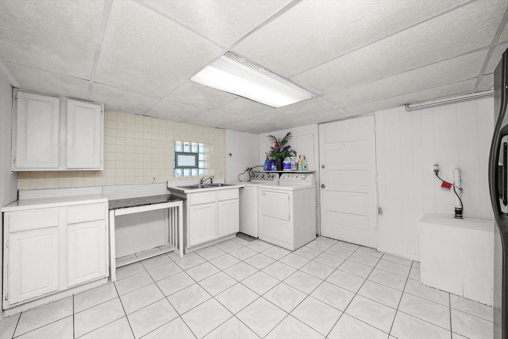 3133 N 77th Court