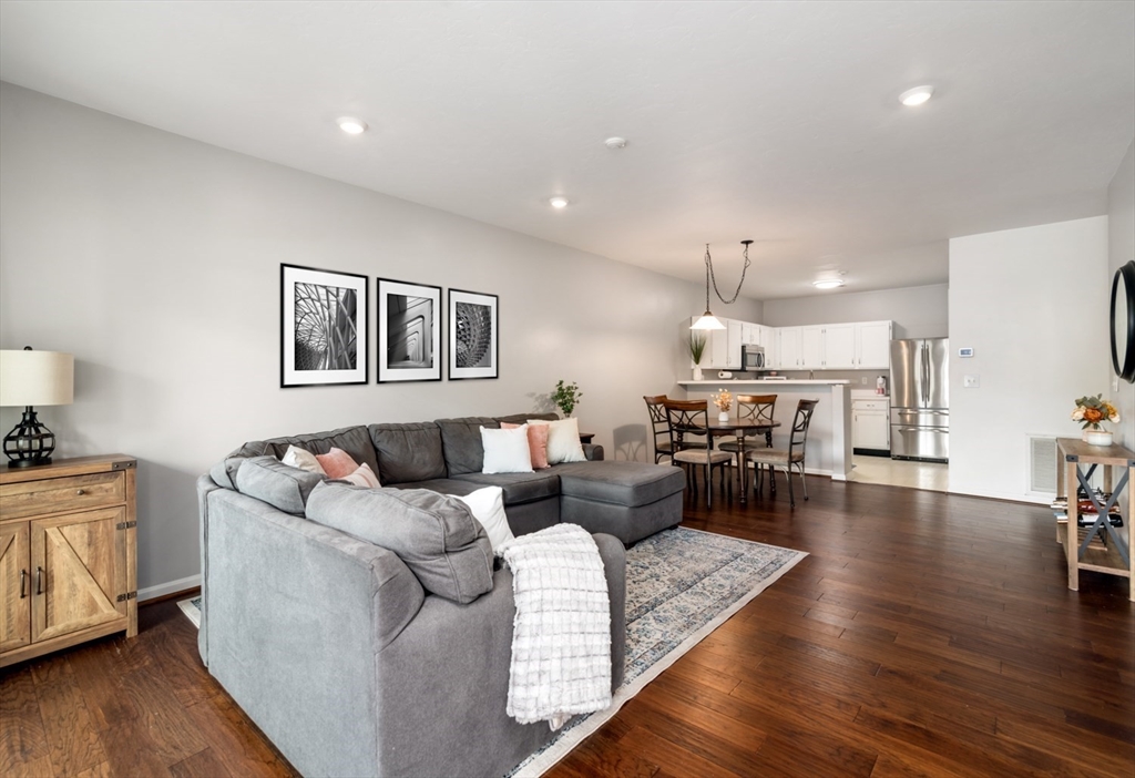 230 Allerton Commons Ln # 230