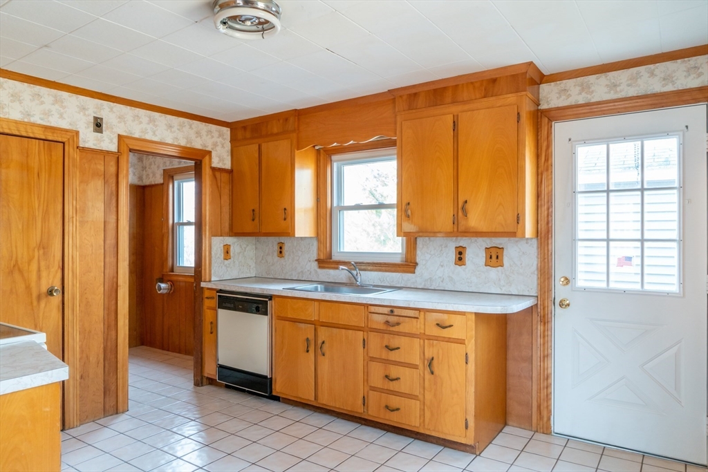 61 Bowditch St