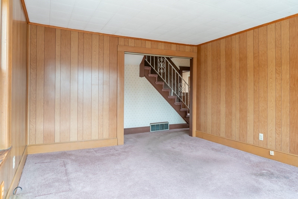 61 Bowditch St