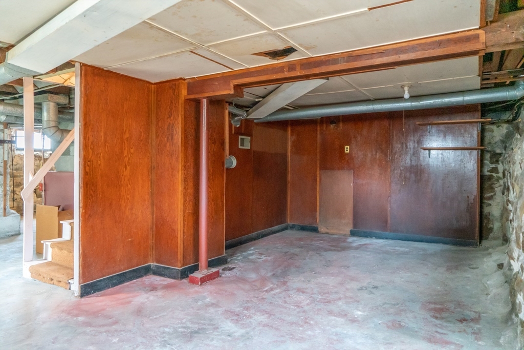 61 Bowditch St