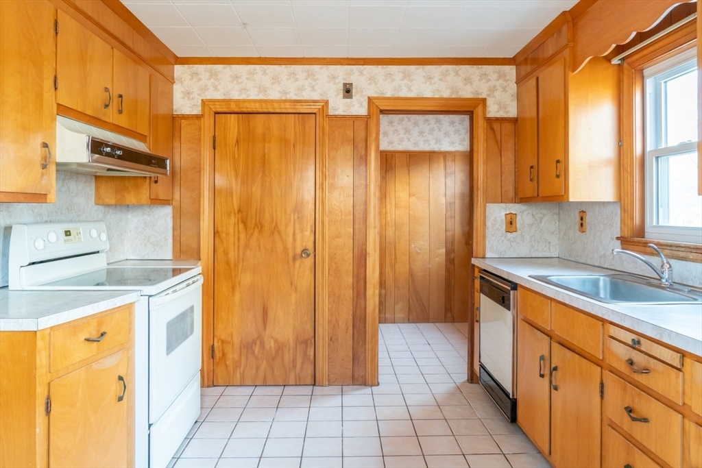 61 Bowditch St