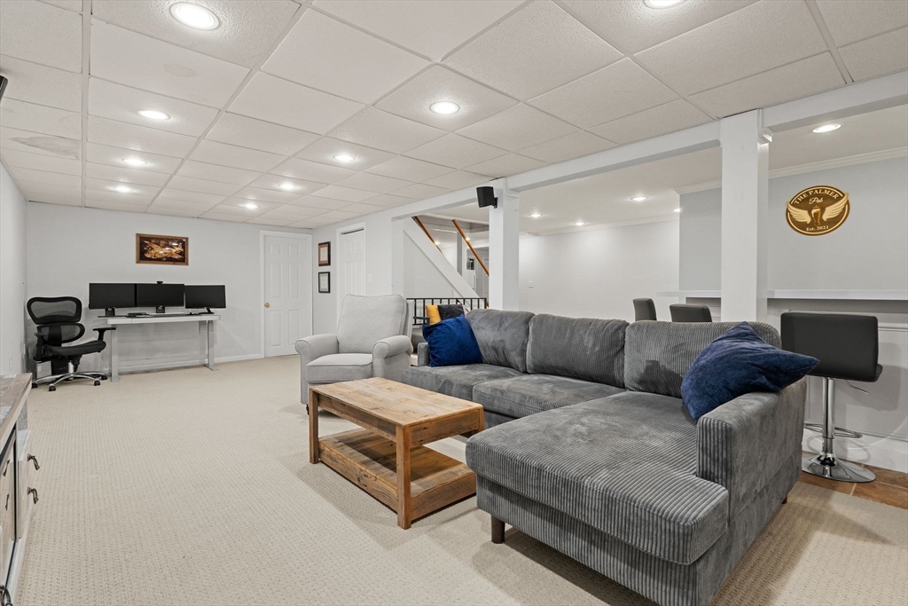 19 Longwood Circle