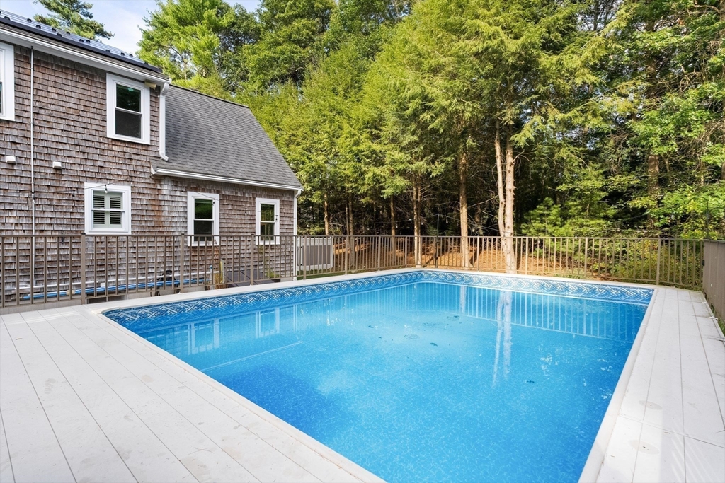 19 Longwood Circle