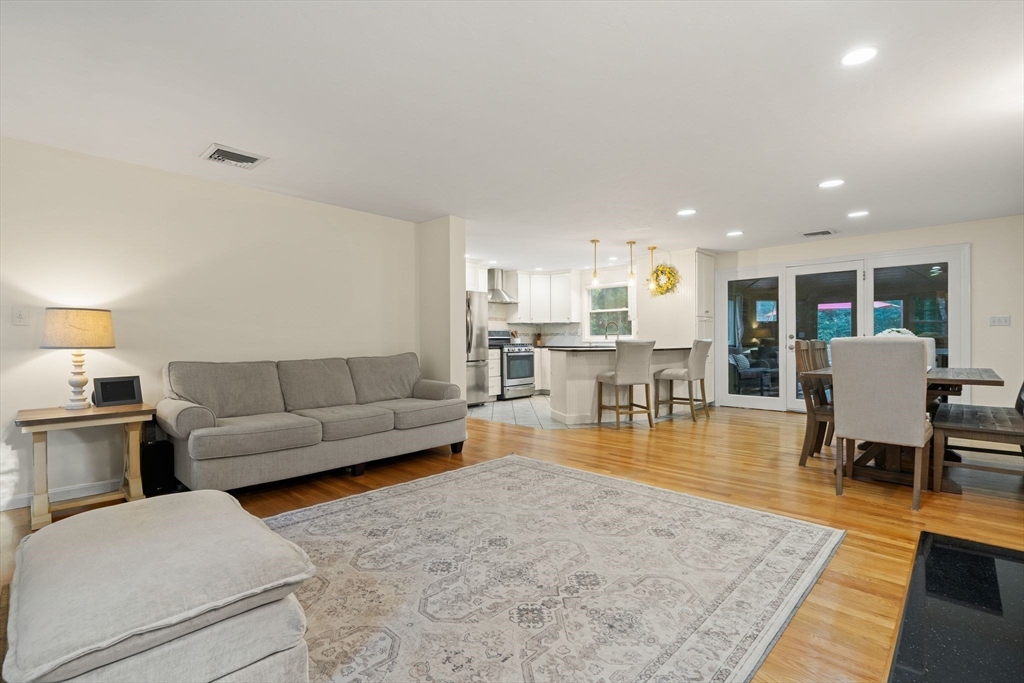 19 Longwood Circle
