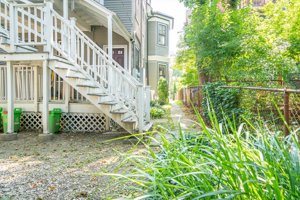 31 Cushing Ave # 1