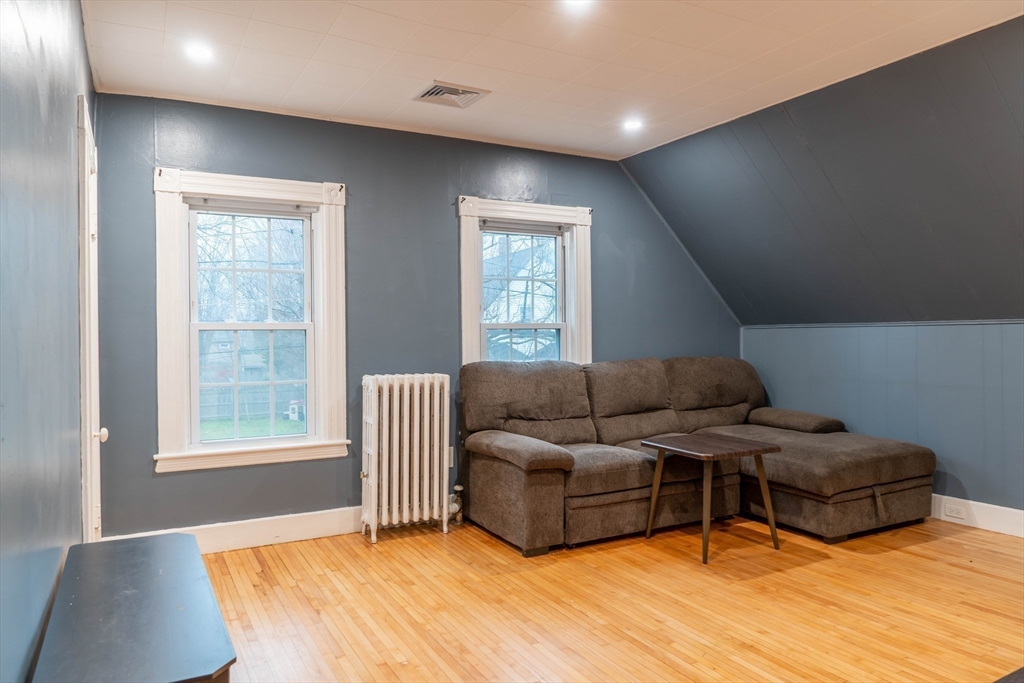 26 Highland Ave, Braintree