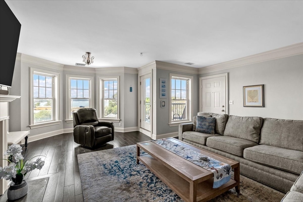 15 Park Ave # 302
