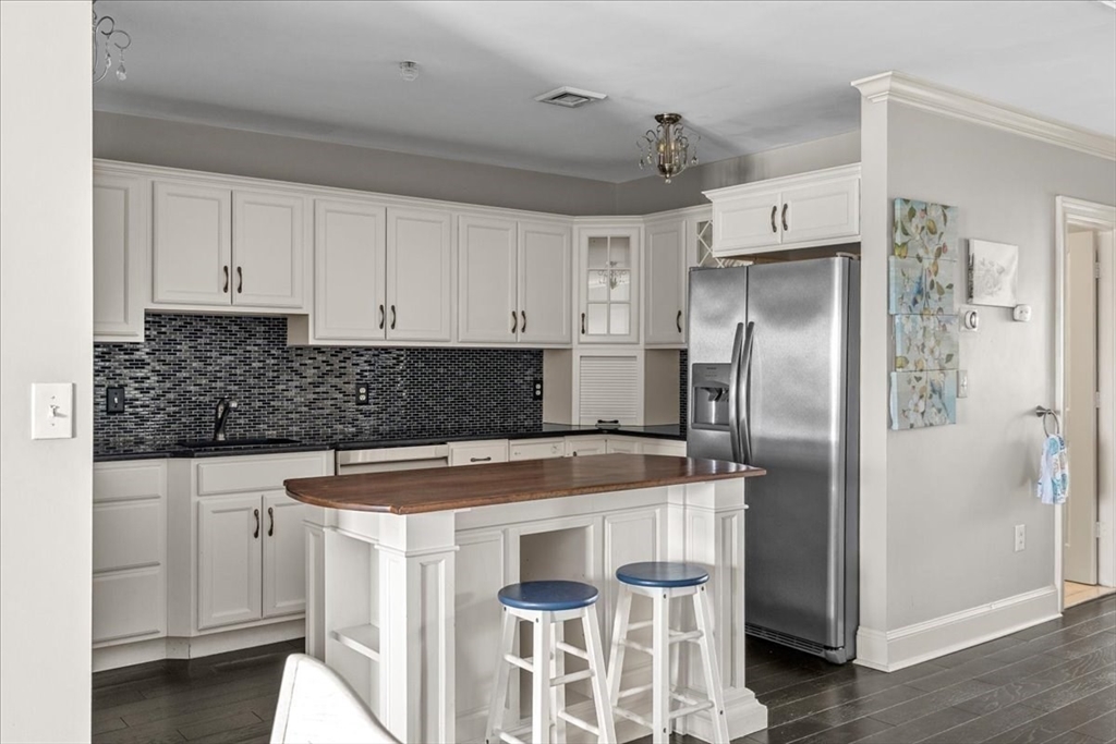 15 Park Ave # 302