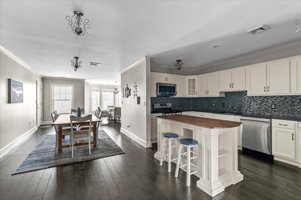 15 Park Ave # 302