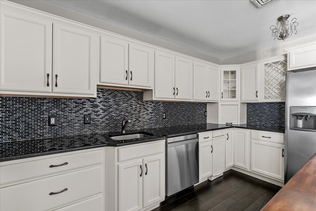 15 Park Ave # 302