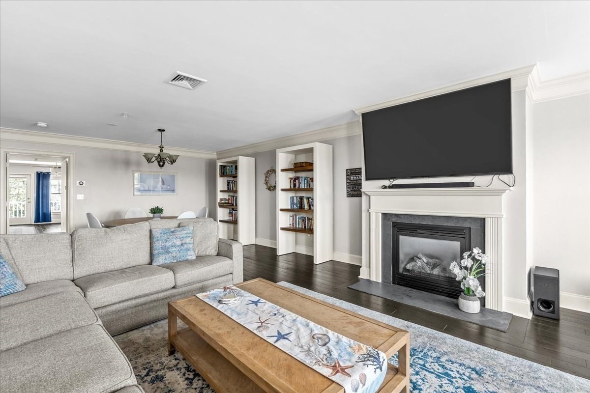 15 Park Ave # 302