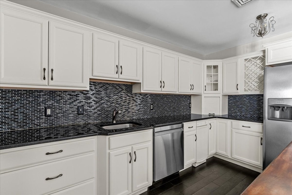 15 Park Ave # 302