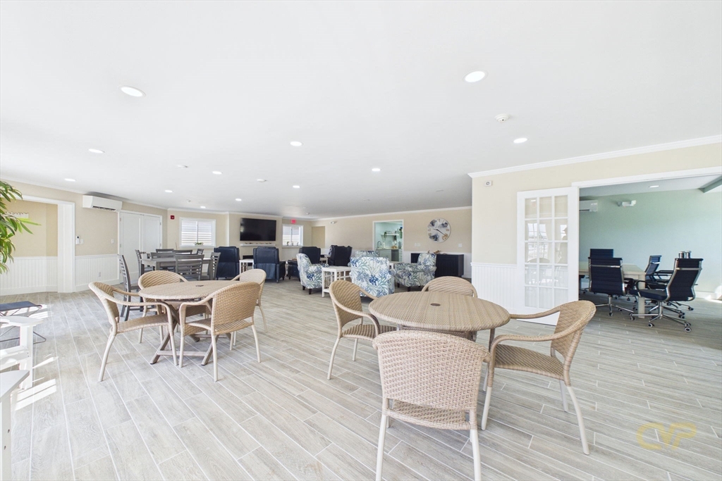 15 Park Ave # 302