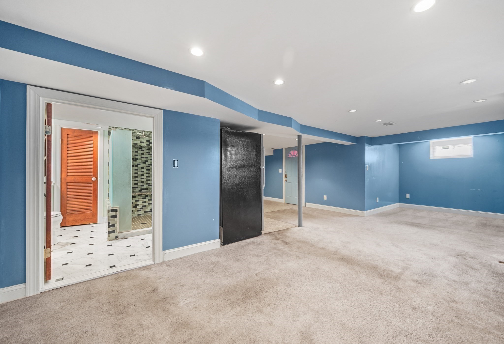 102 Hall Pl