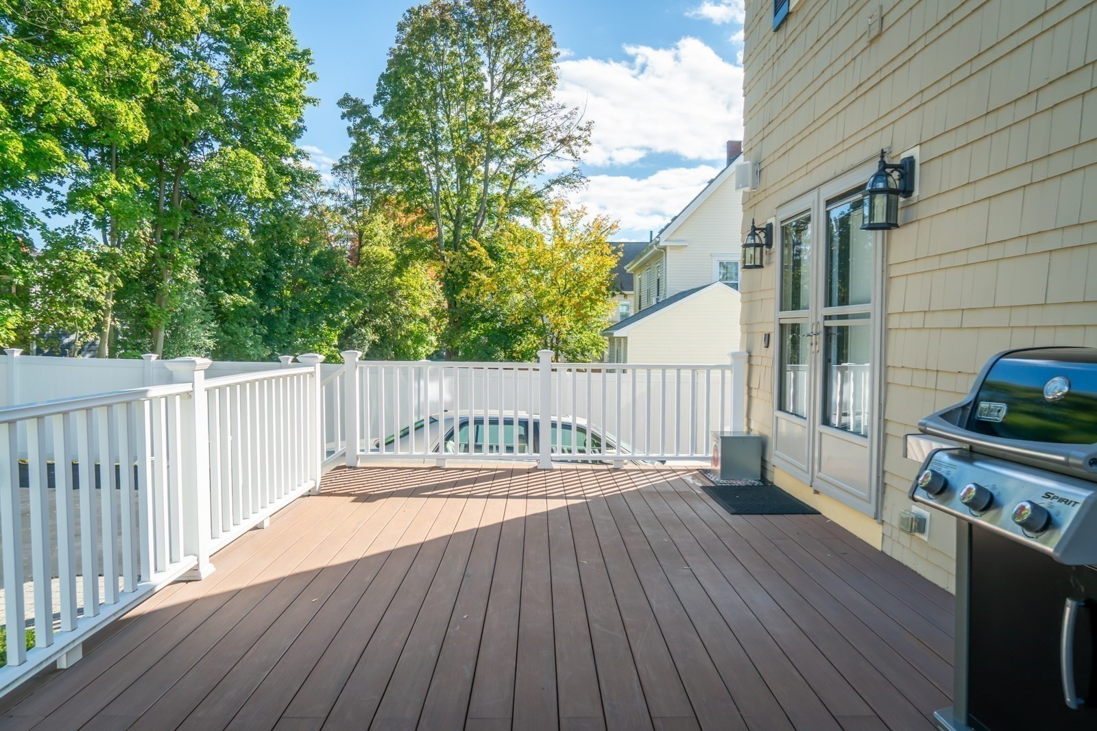 102 Hall Pl