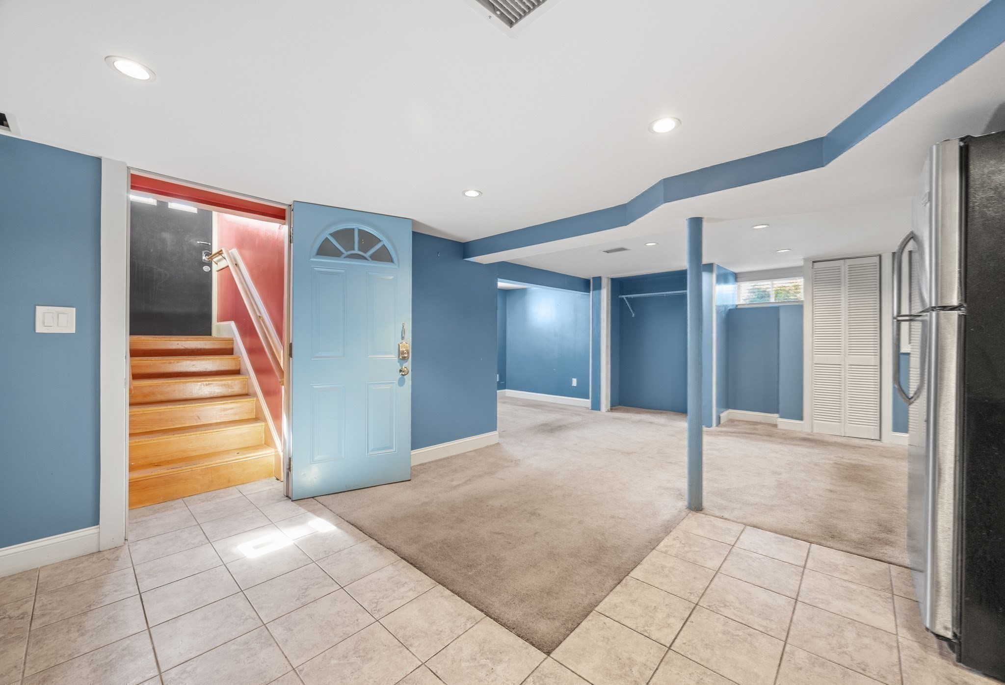 102 Hall Pl