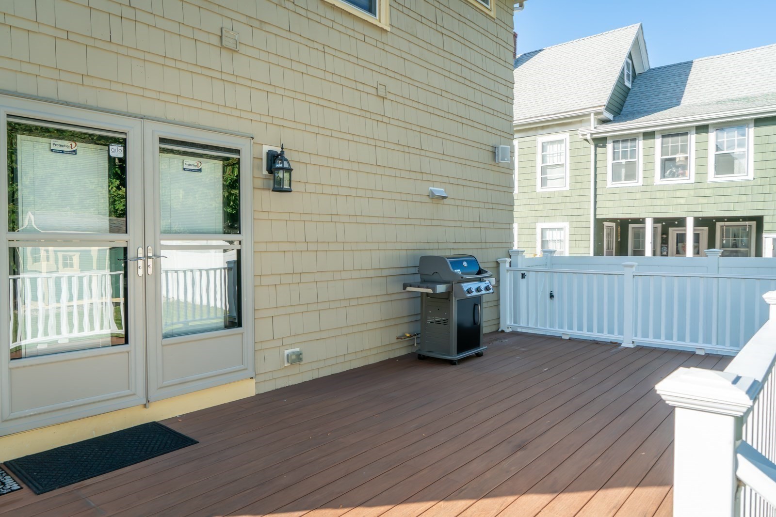 102 Hall Pl