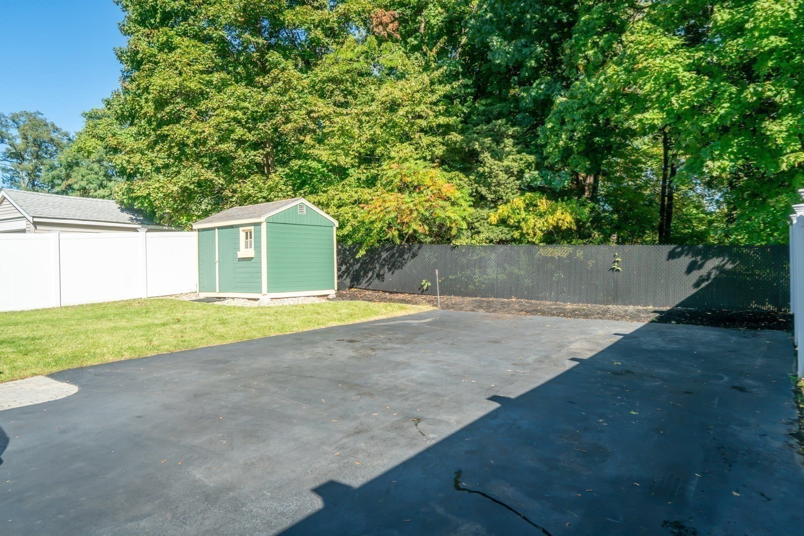 102 Hall Pl