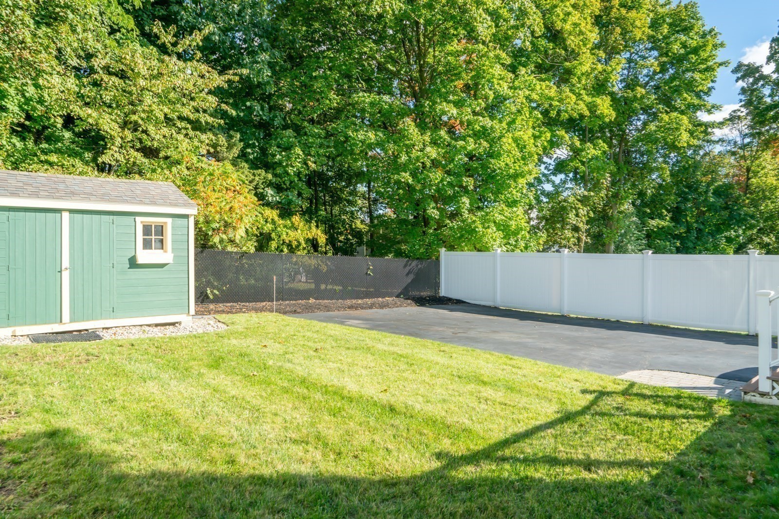 102 Hall Pl
