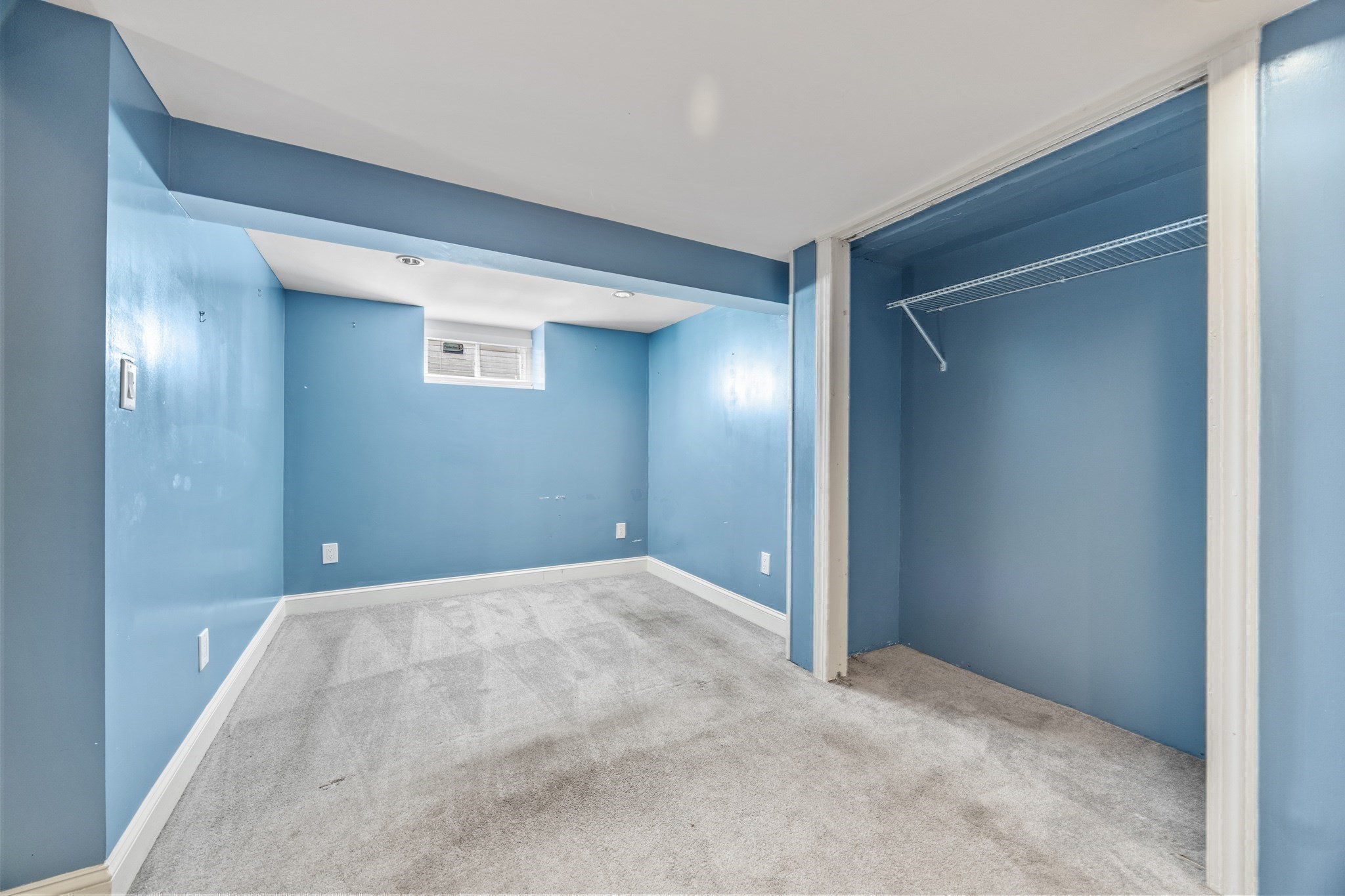 102 Hall Pl