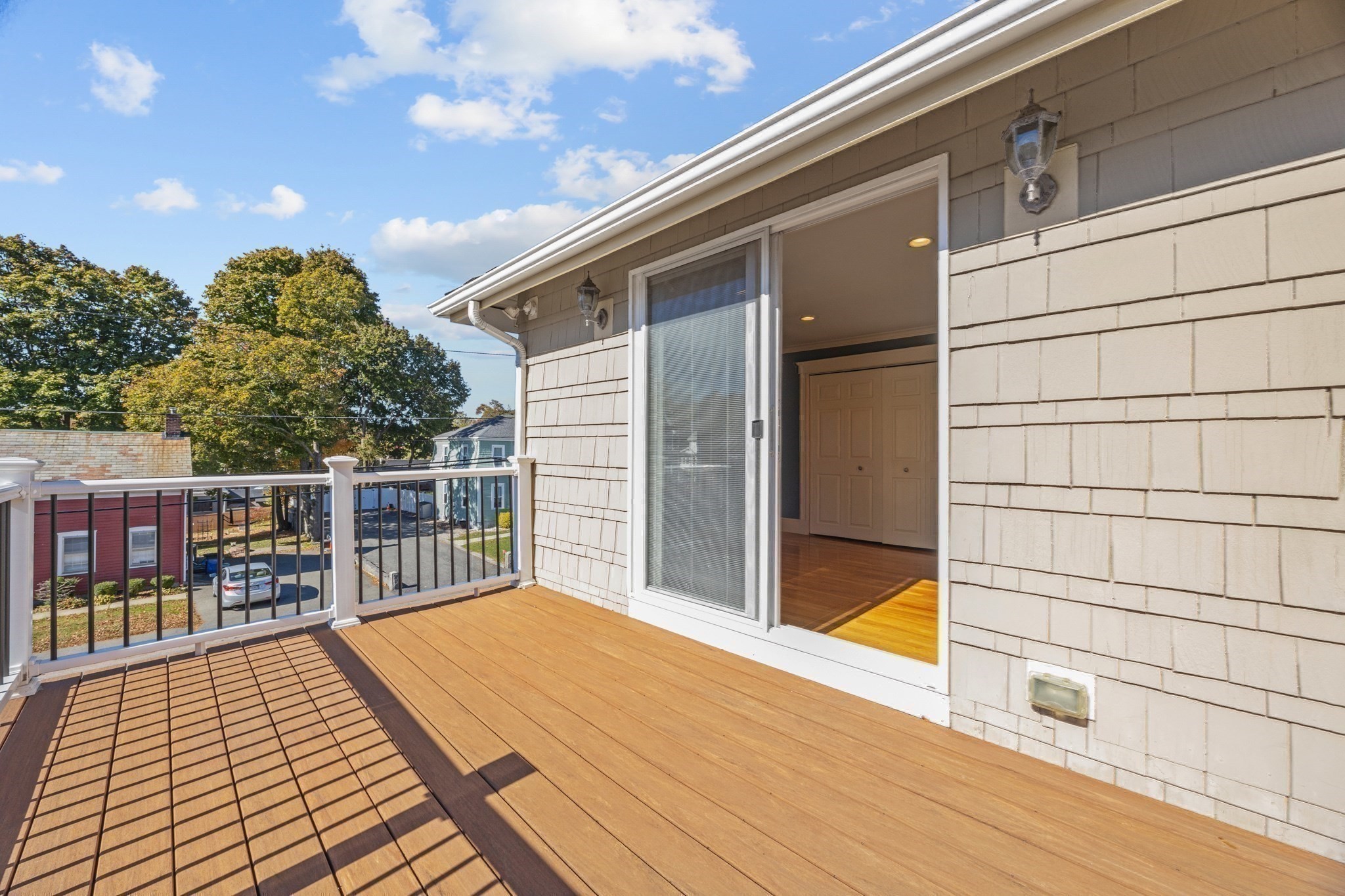 102 Hall Pl