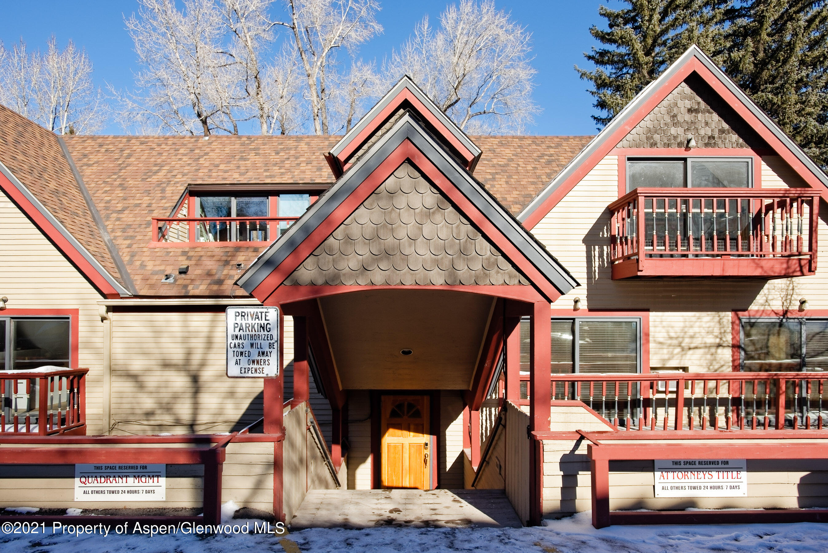 715 W Main Street, 105