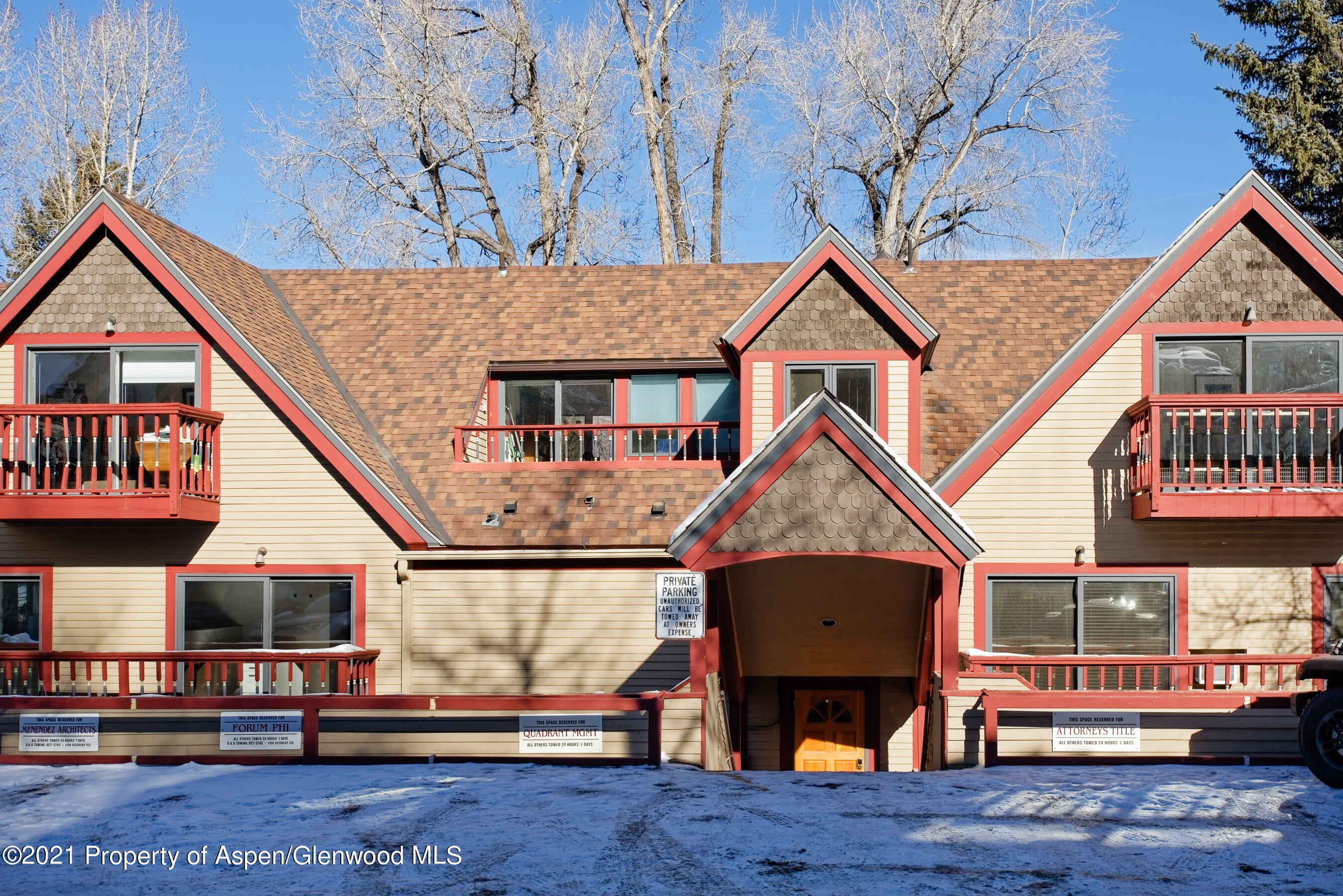 715 W Main Street, 105