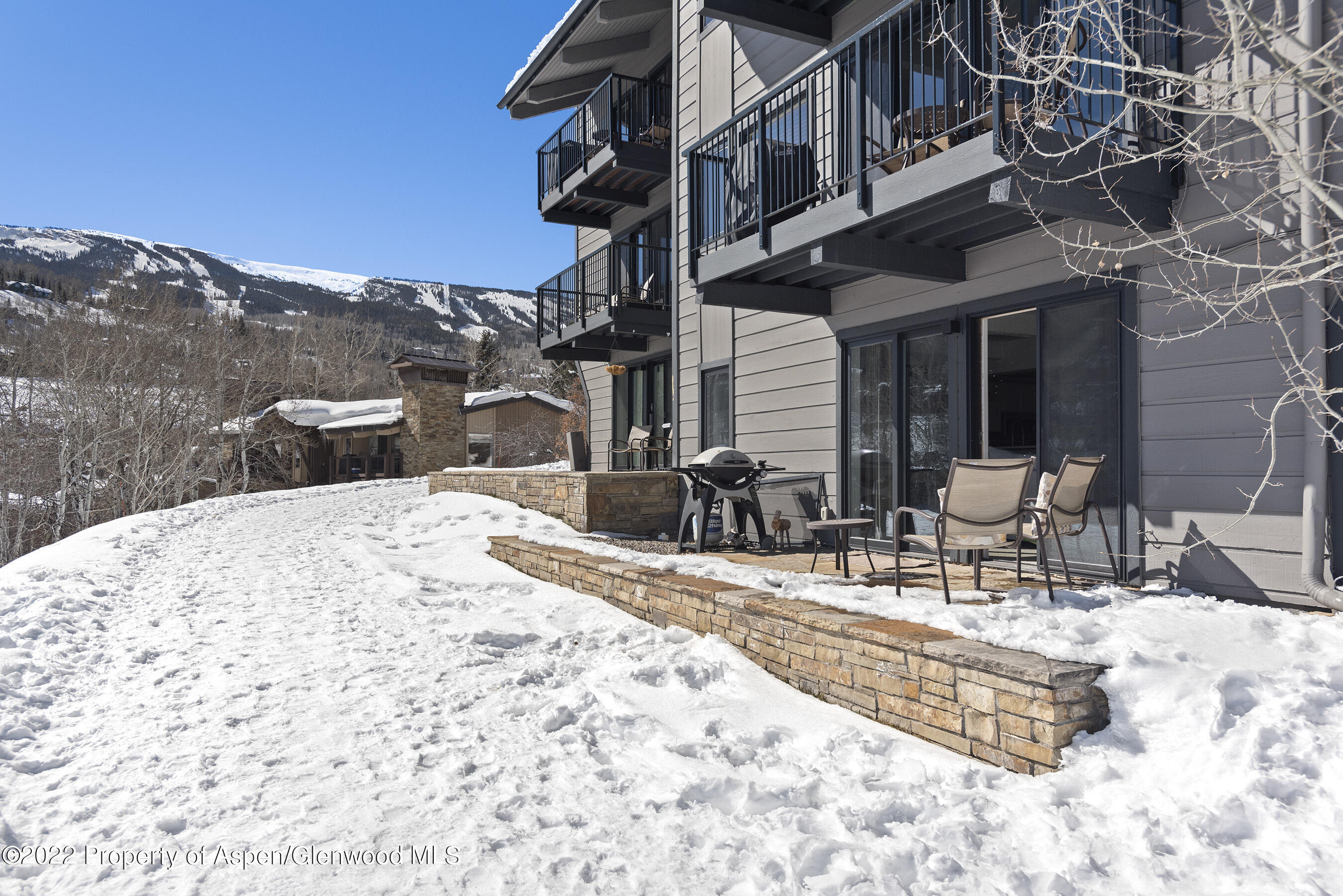 55 Upper Woodbridge Road, Unit L1
