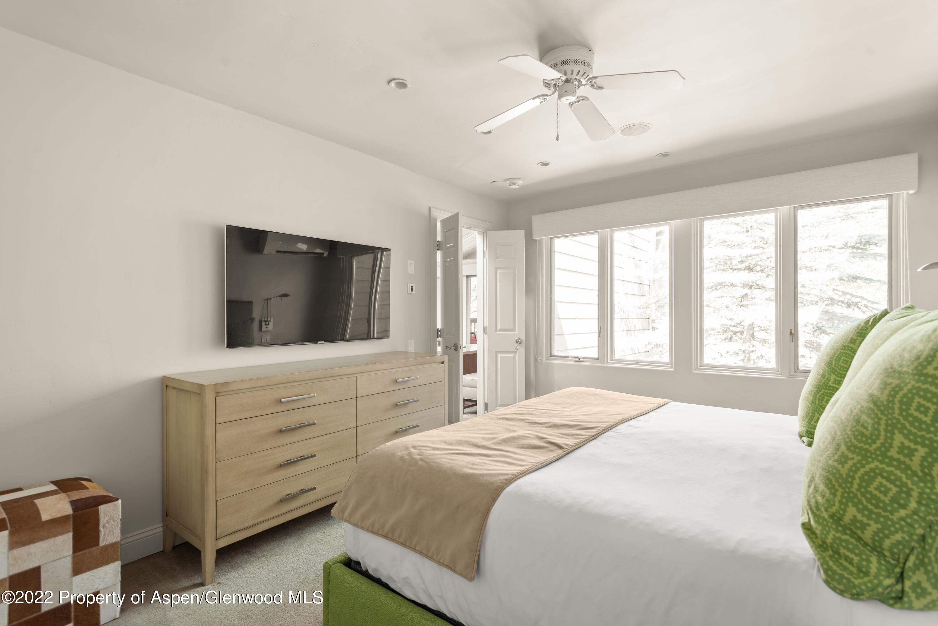 610 S W End Street, C301