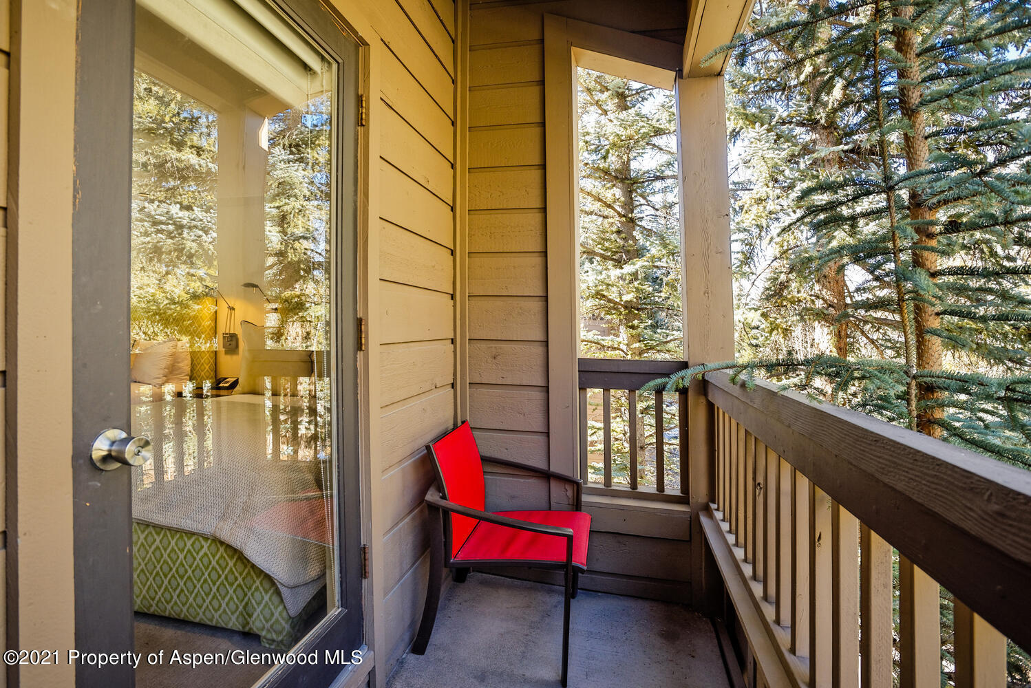 610 S W End Street, C301