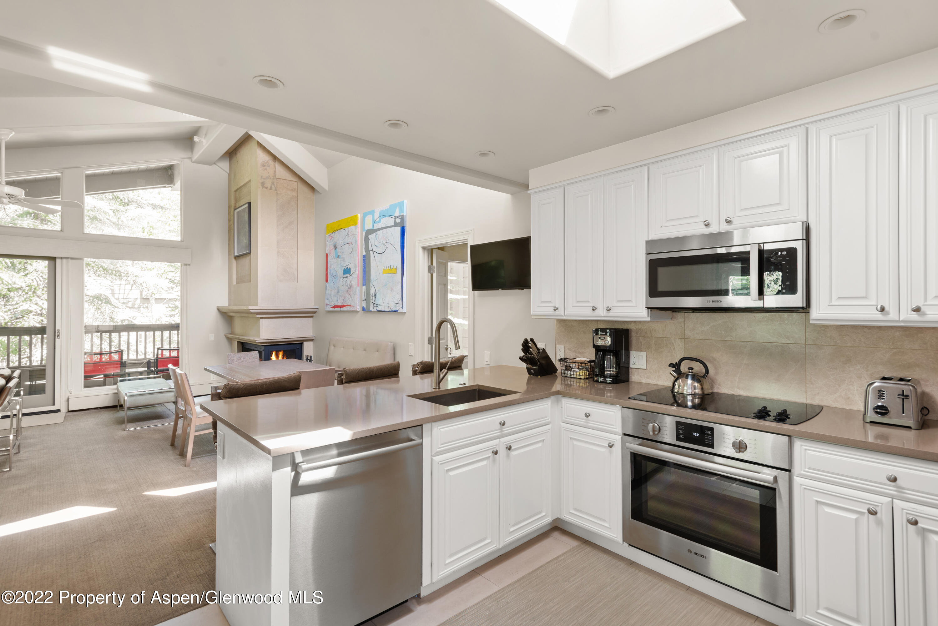 610 S W End Street, C301