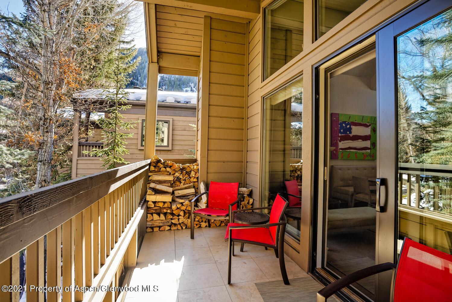 610 S W End Street, C301