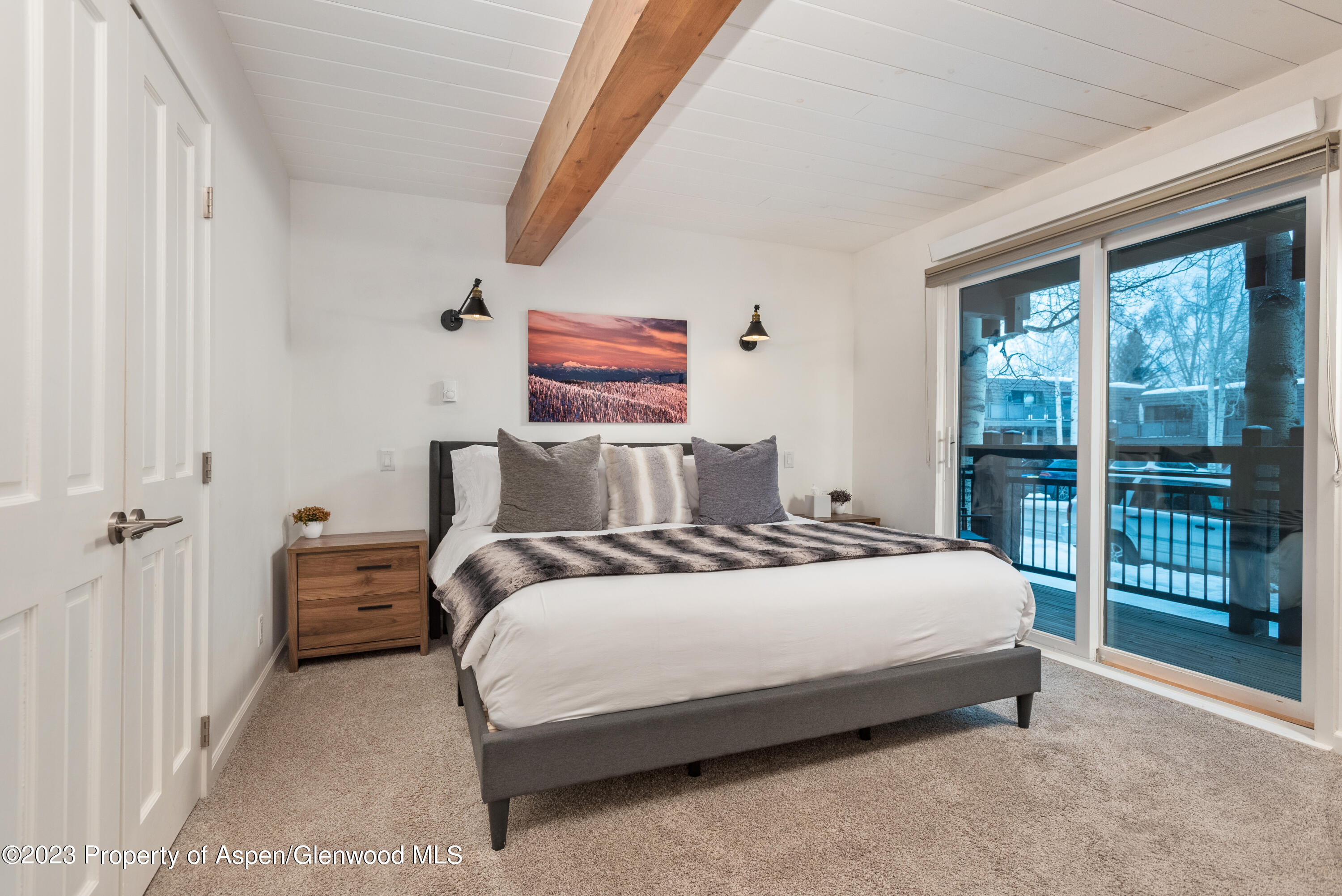 131 E Durant Avenue, 102