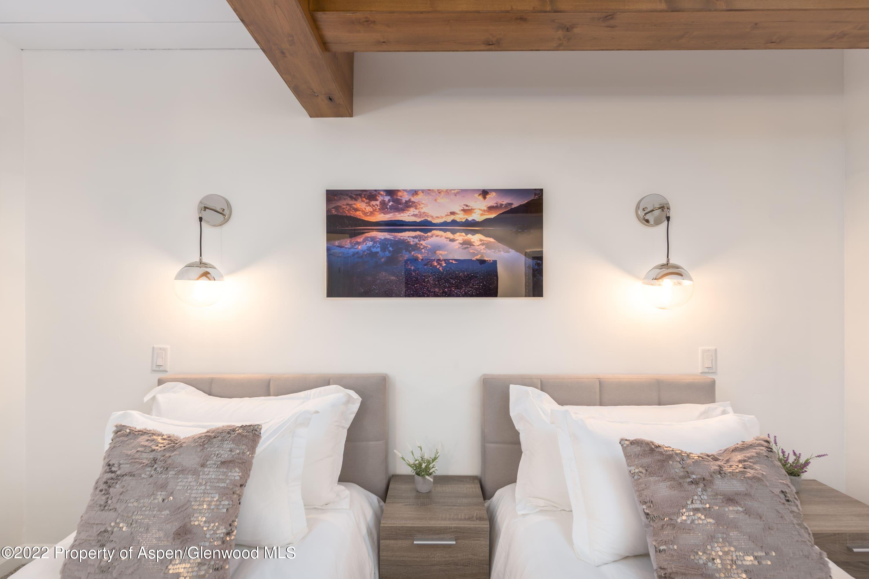 131 E Durant Avenue, 102