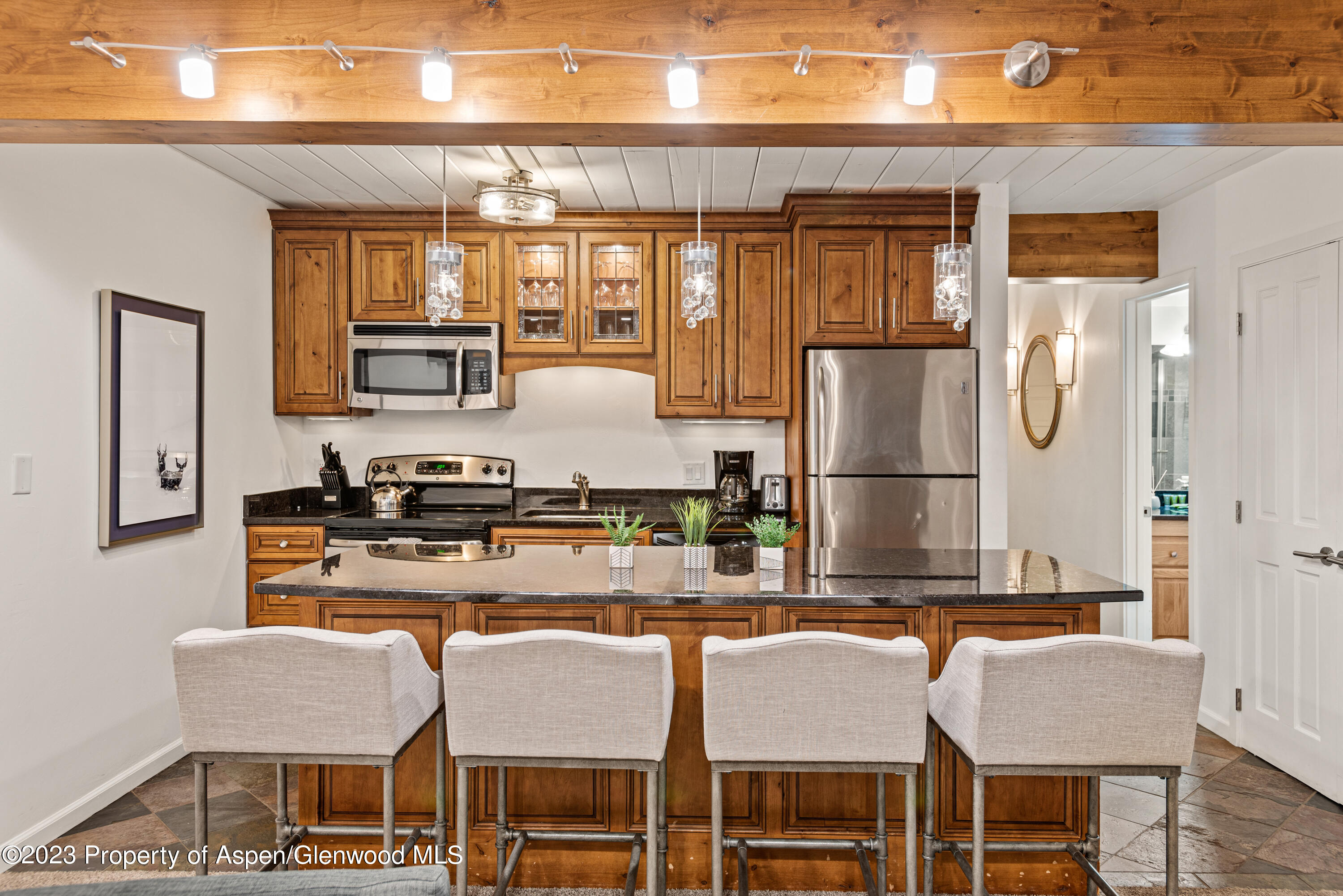 131 E Durant Avenue, 102