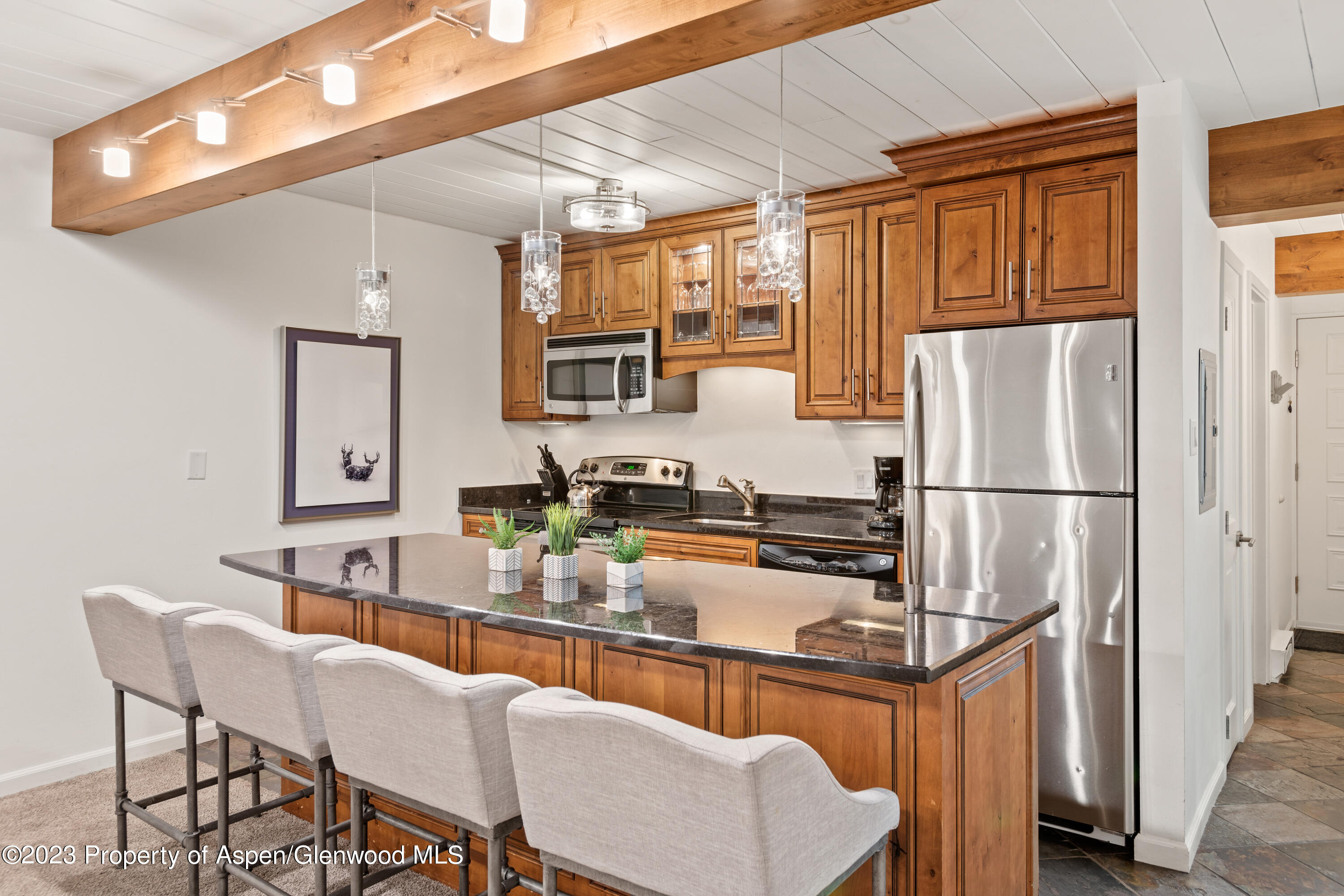 131 E Durant Avenue, 102