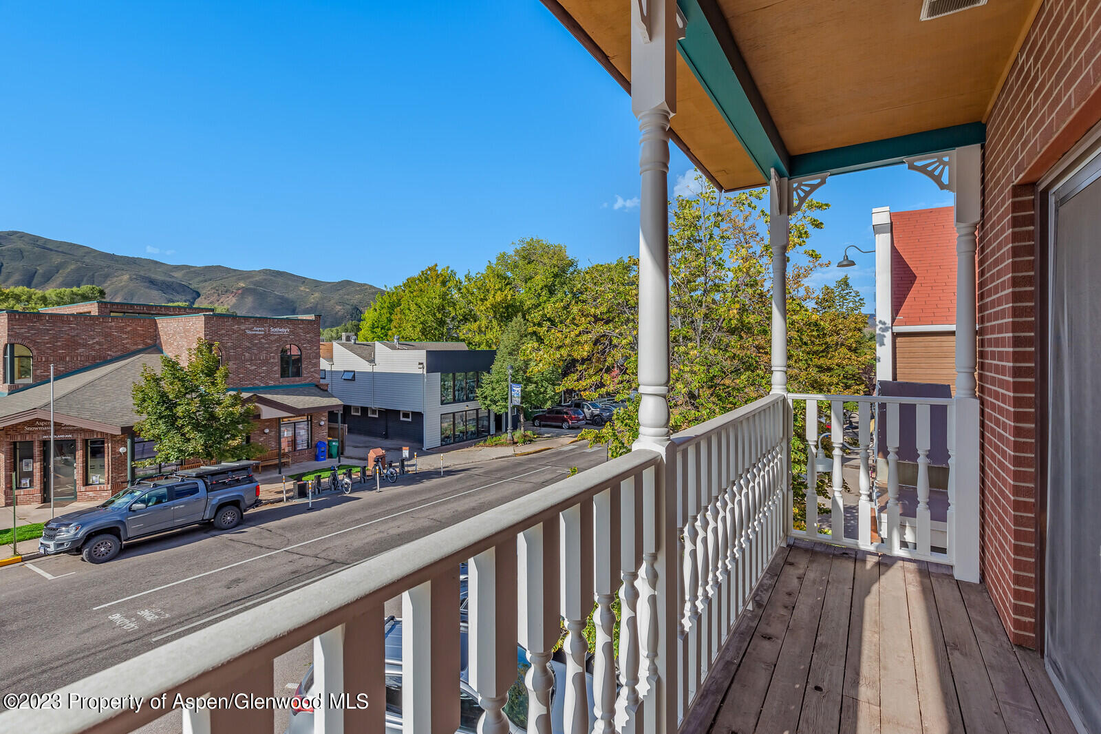 214 Midland Avenue, Second Floor
