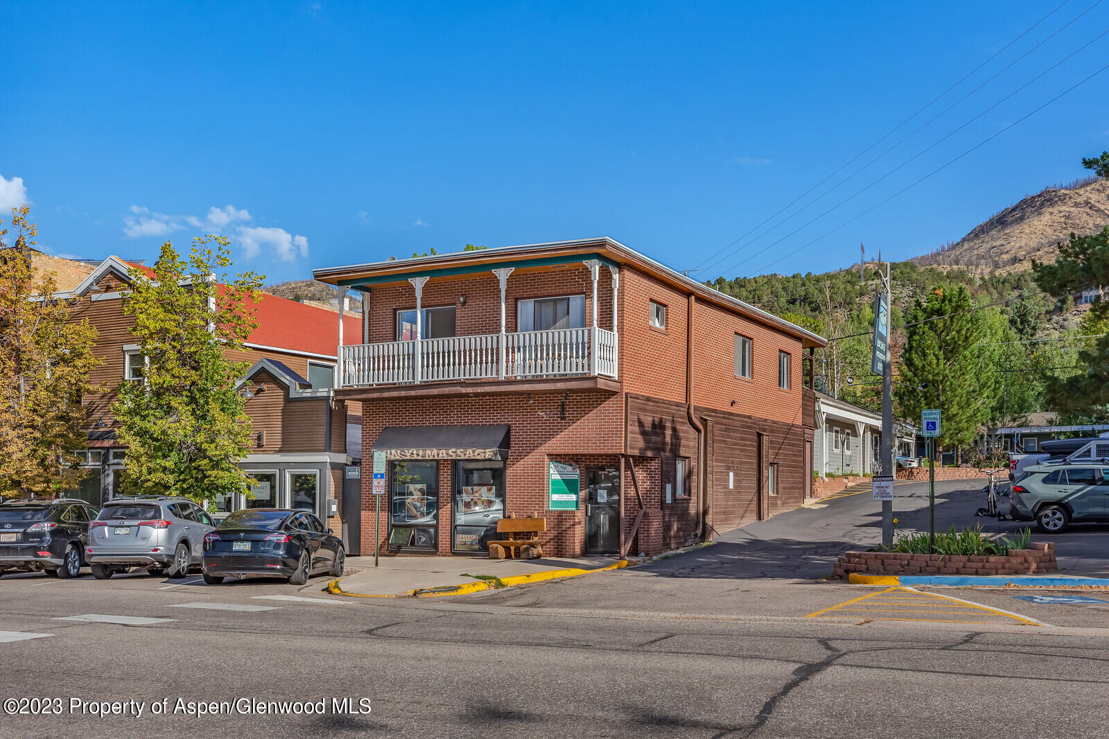 214 Midland Avenue, Second Floor