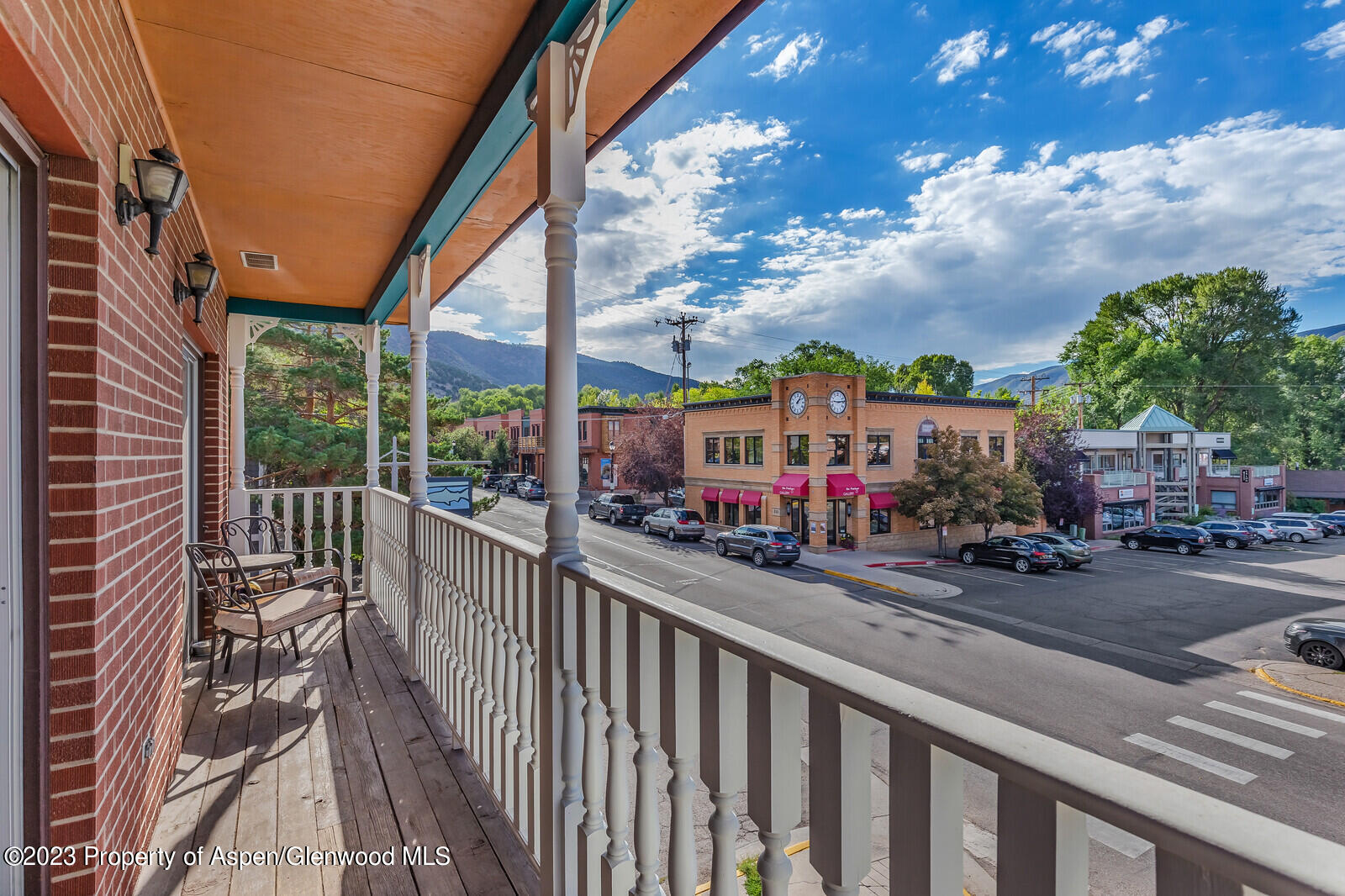 214 Midland Avenue, Second Floor