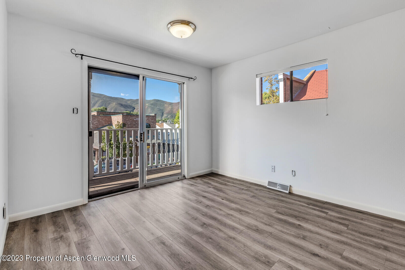 214 Midland Avenue, Second Floor