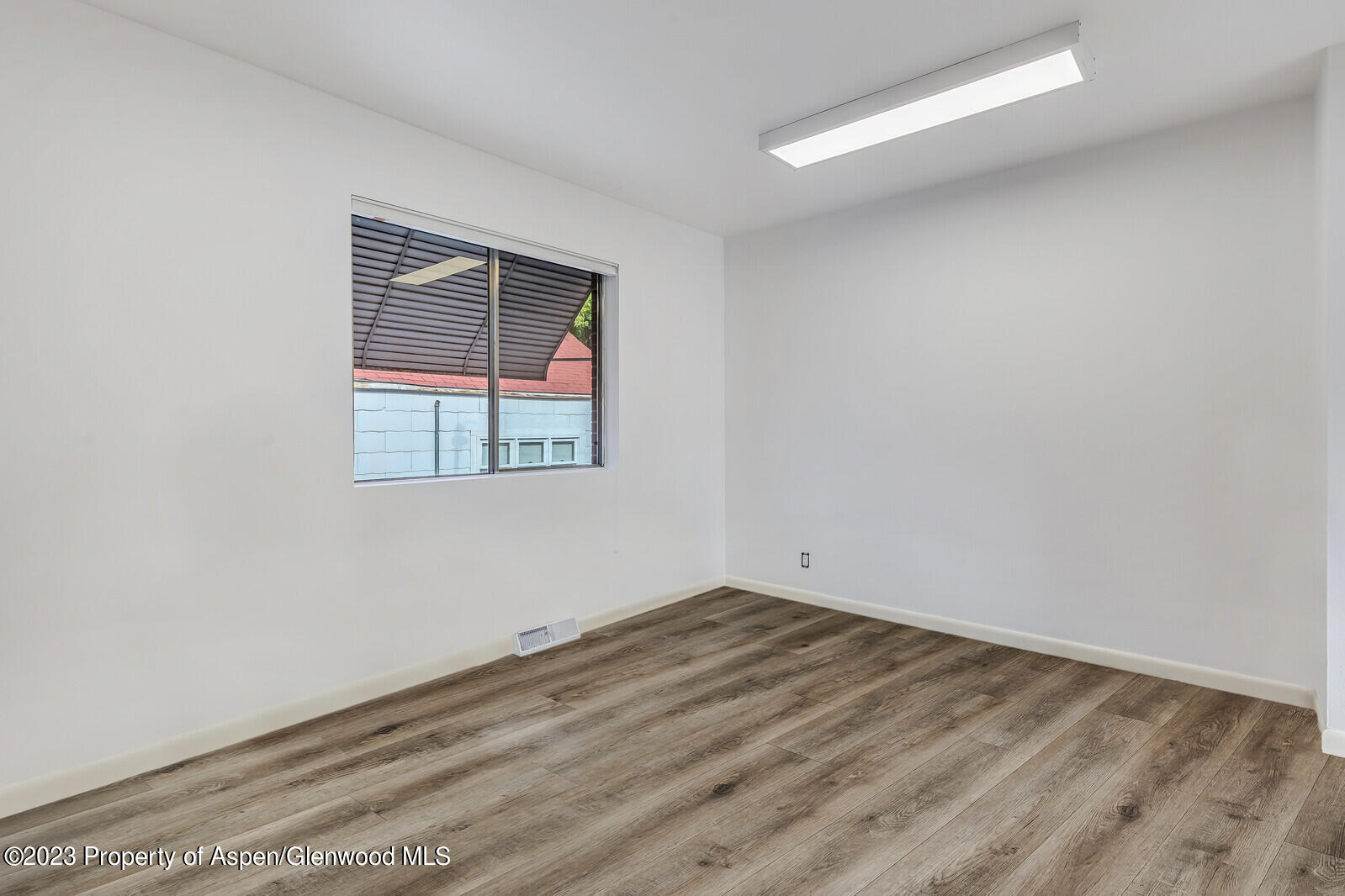 214 Midland Avenue, Second Floor