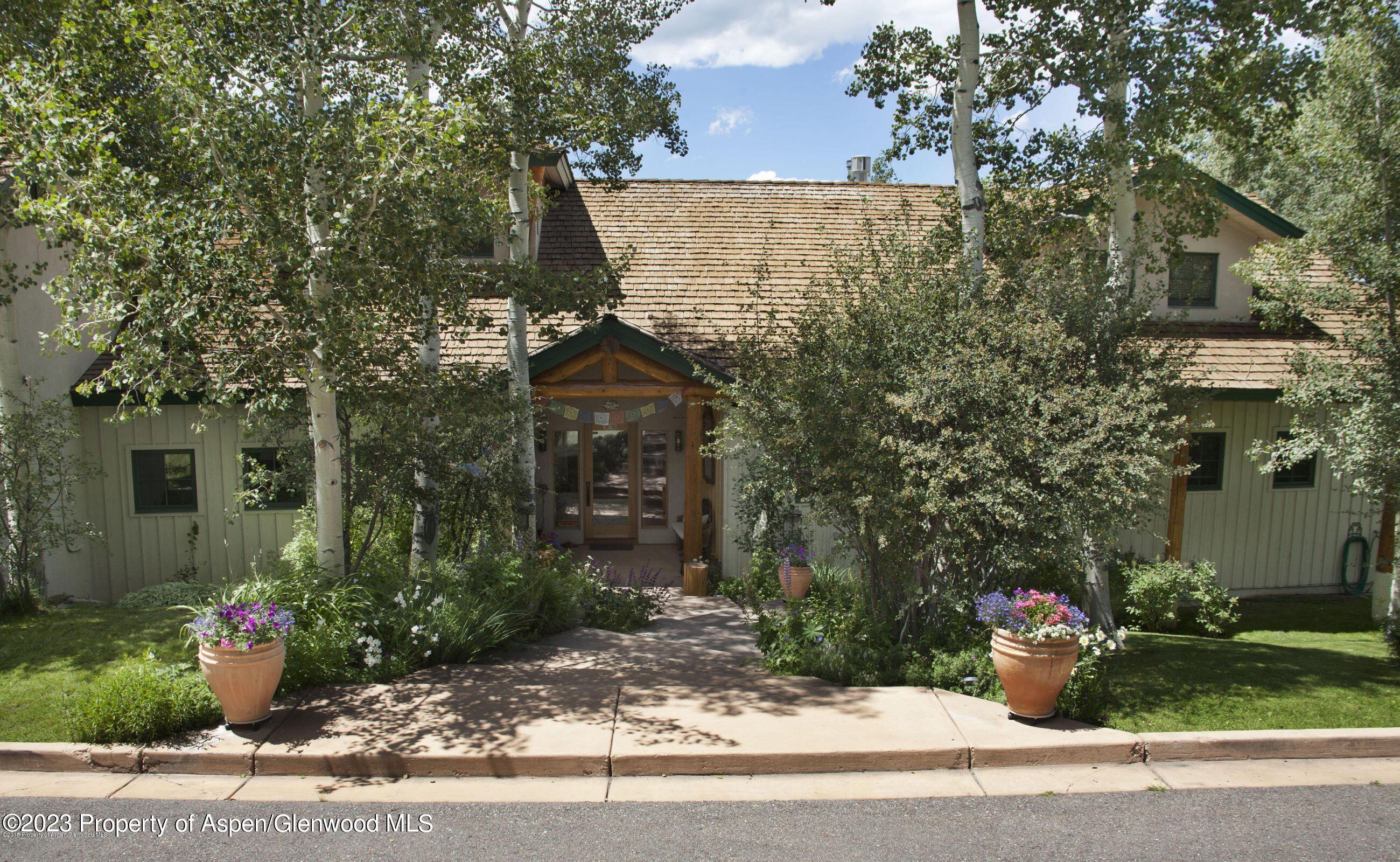 1901 W Buttermilk Road