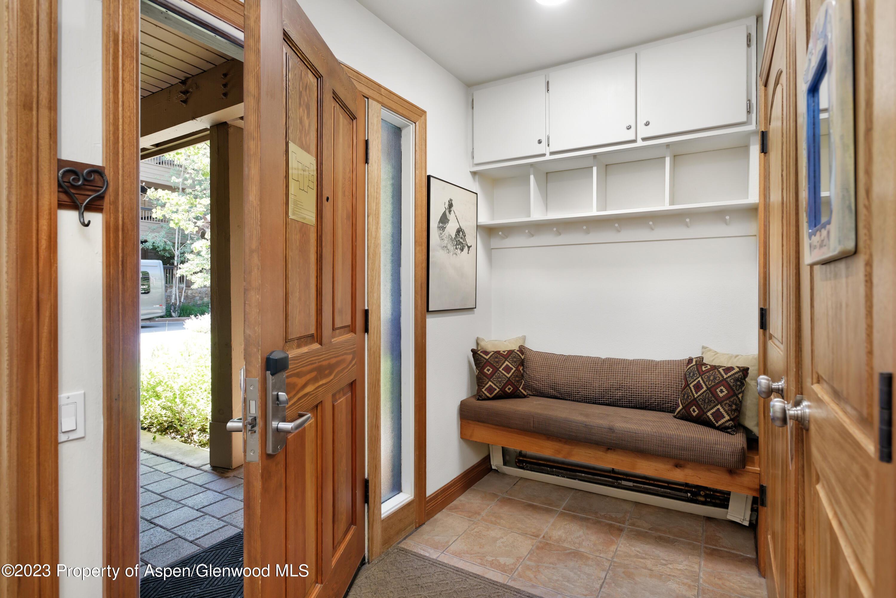 610 S West End Street, A104