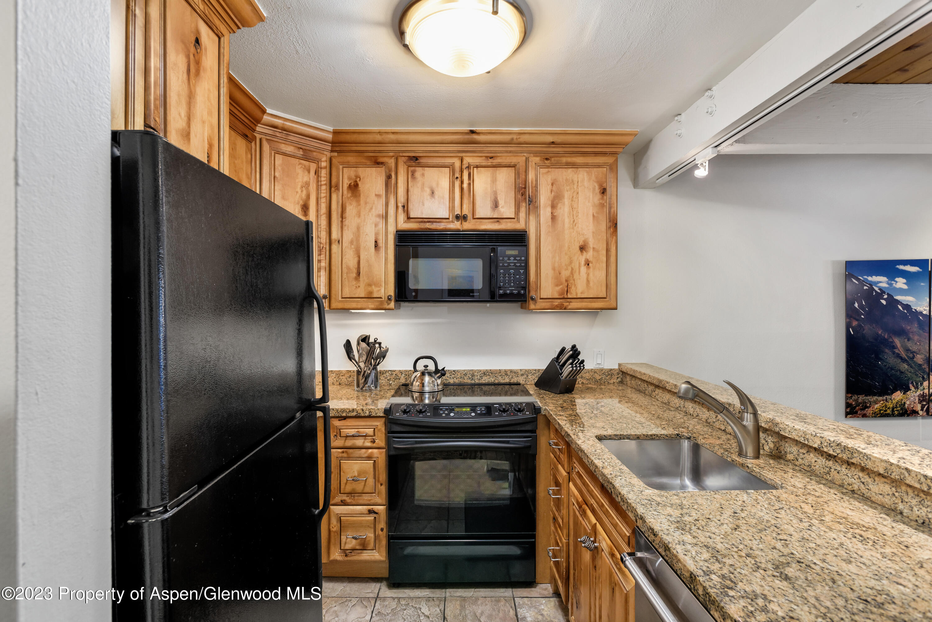610 S West End Street, A104