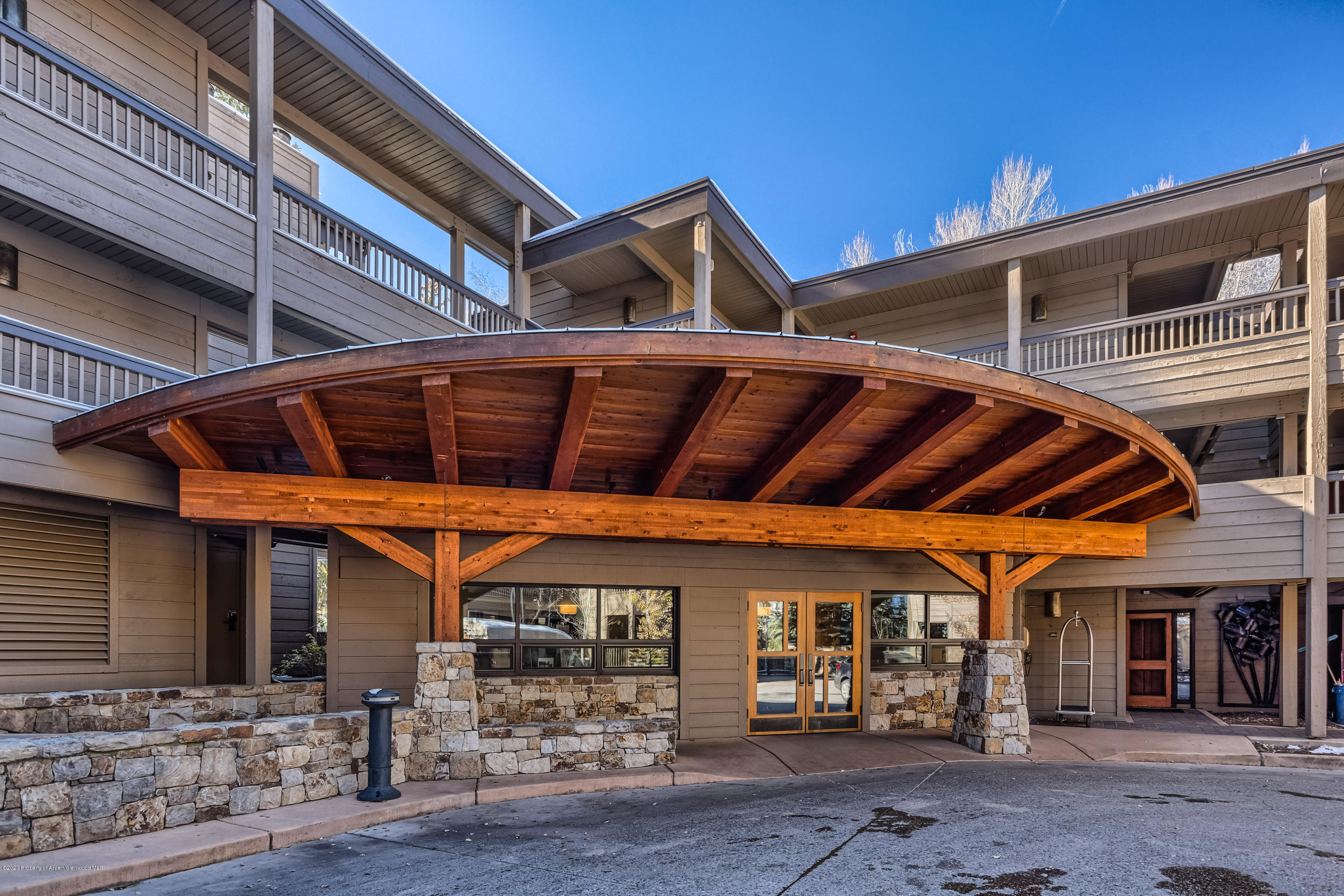 610 S West End Street, K103