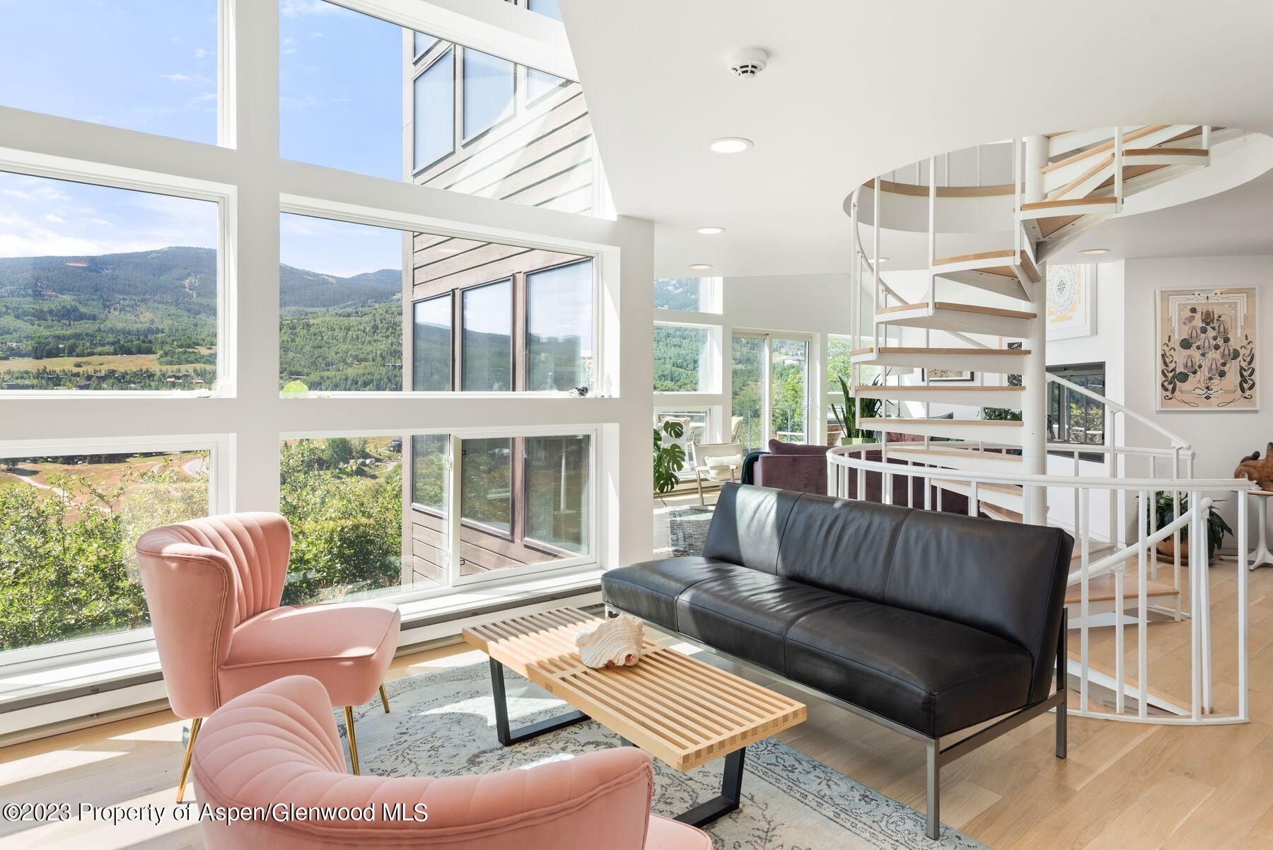 61 Oak Ridge Lane